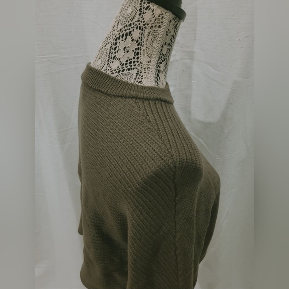 Aritzia Wilfred Free Fits Sz XS/S Lolan Green Merino Wool Knit crop sweater - Picture 9 of 10